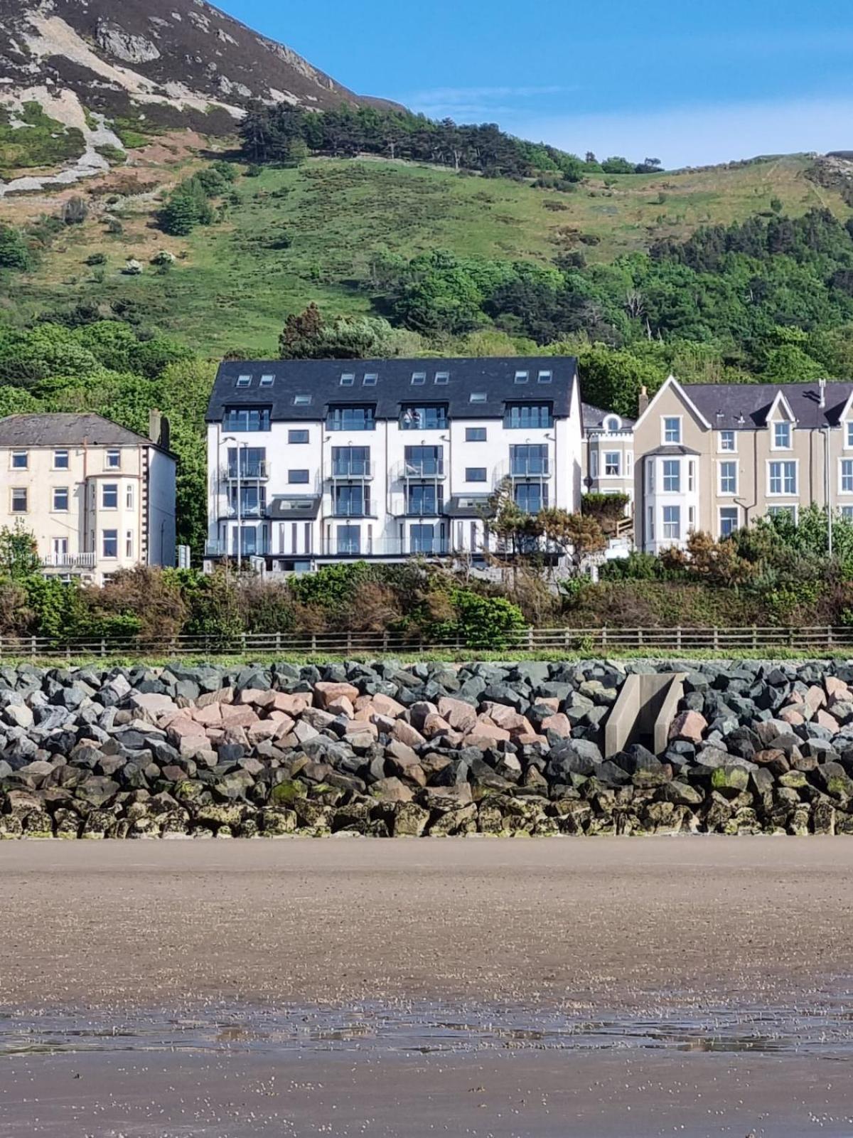 Penthouse Apartment With Stunning Sea Views Penmaenmawr Exterior photo